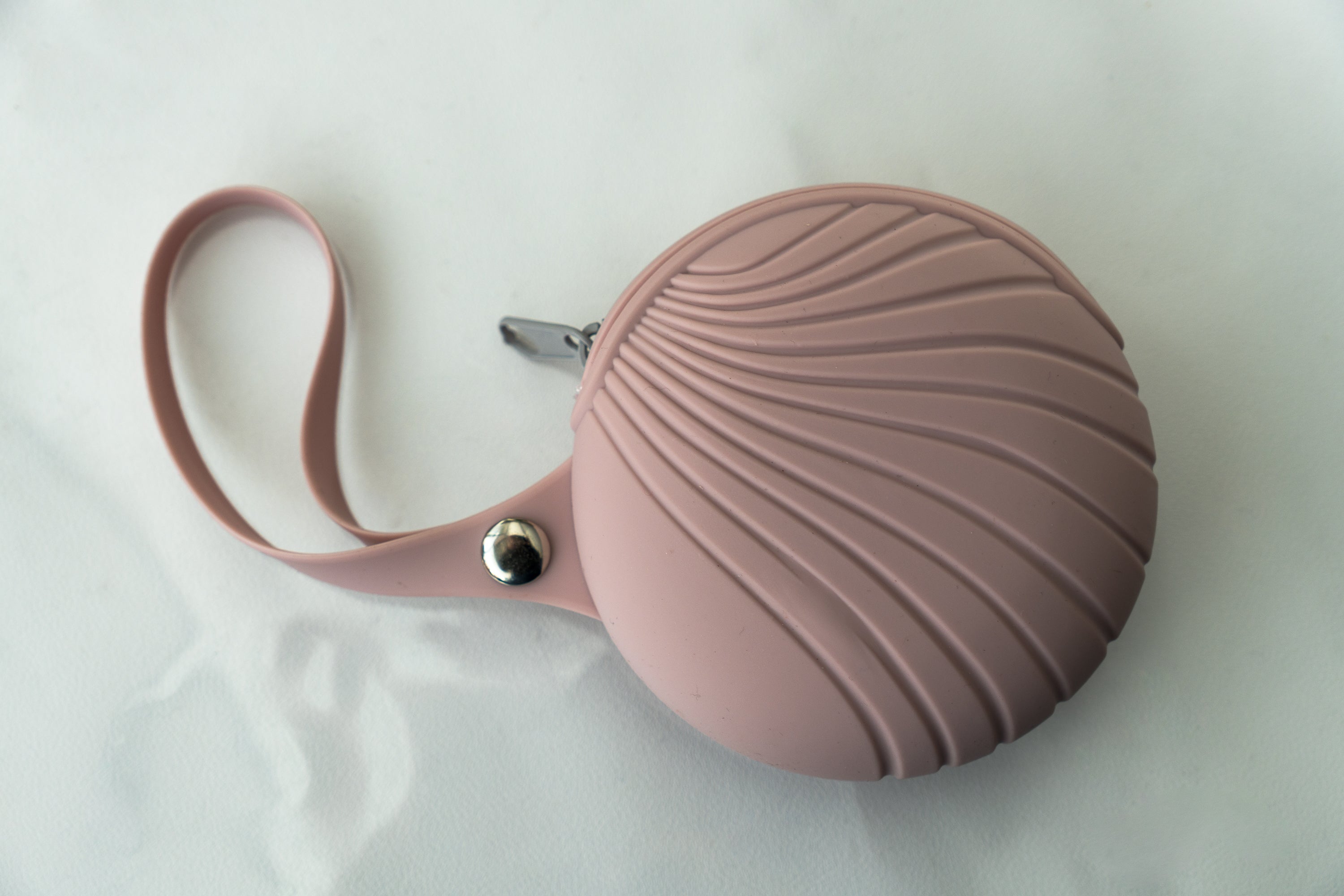 Travel bag for caring sinthetic nipples